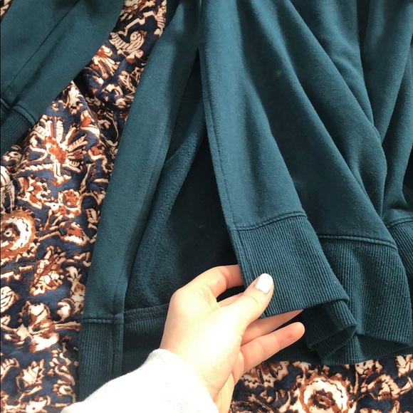 Sweatshirt - Picture 2 of 2